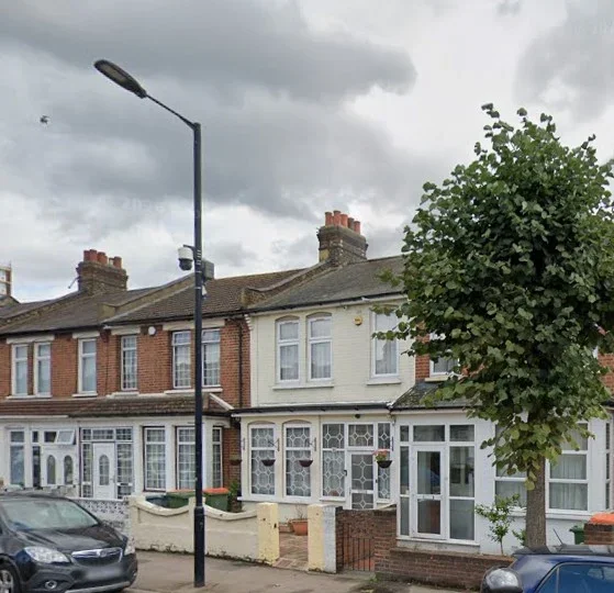 House Shakespeare Crescent in Greater London