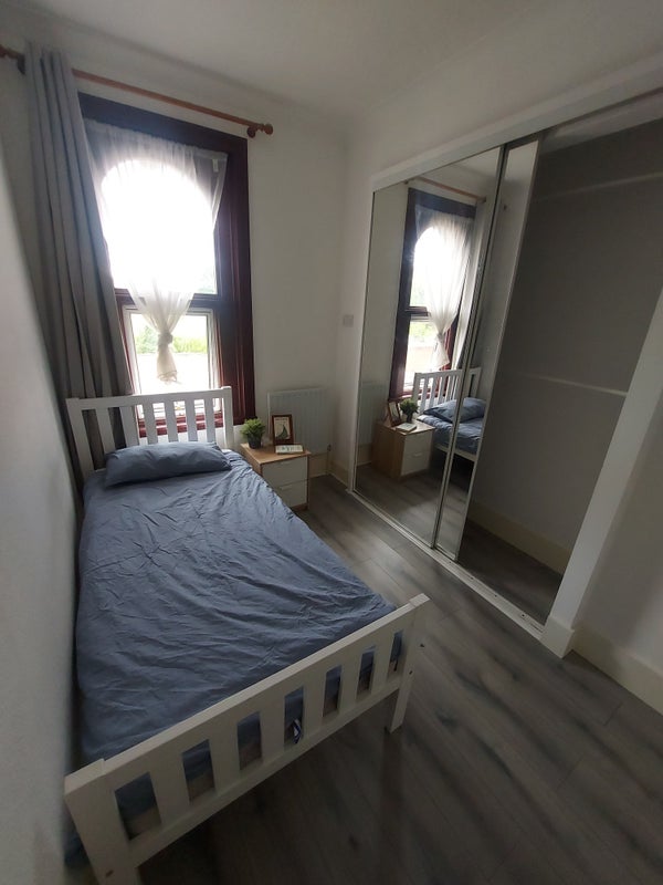 Room Stanstead Road in Greater London