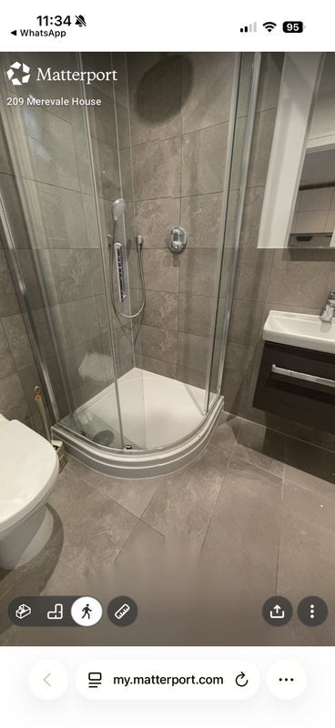 Room Atlantic Crescent in Greater London