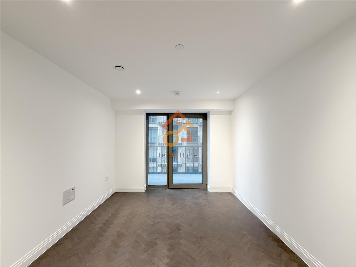 Flat Eden Place in Oxted
