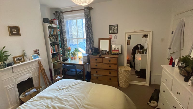 Room Elfindale Road in Greater London