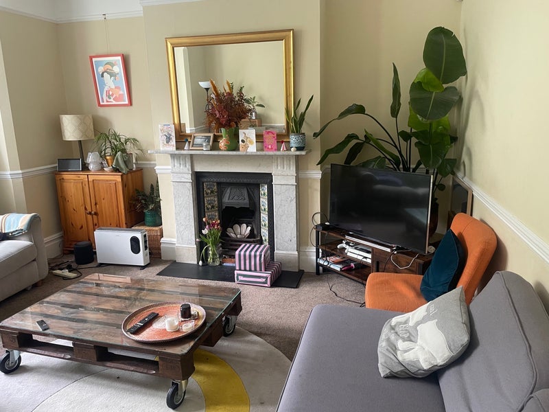 Room Elfindale Road in Greater London
