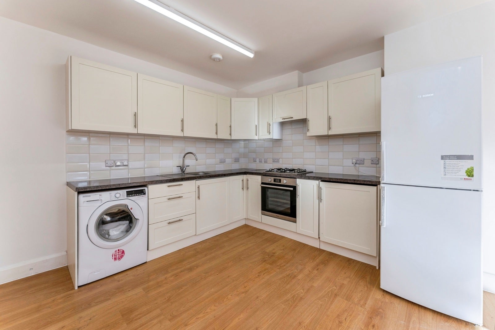 Flat Summers Lane in Greater London