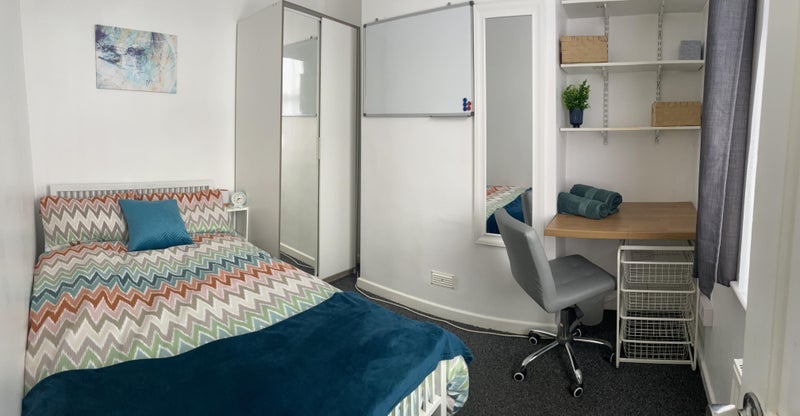 Room David Road in Coventry
