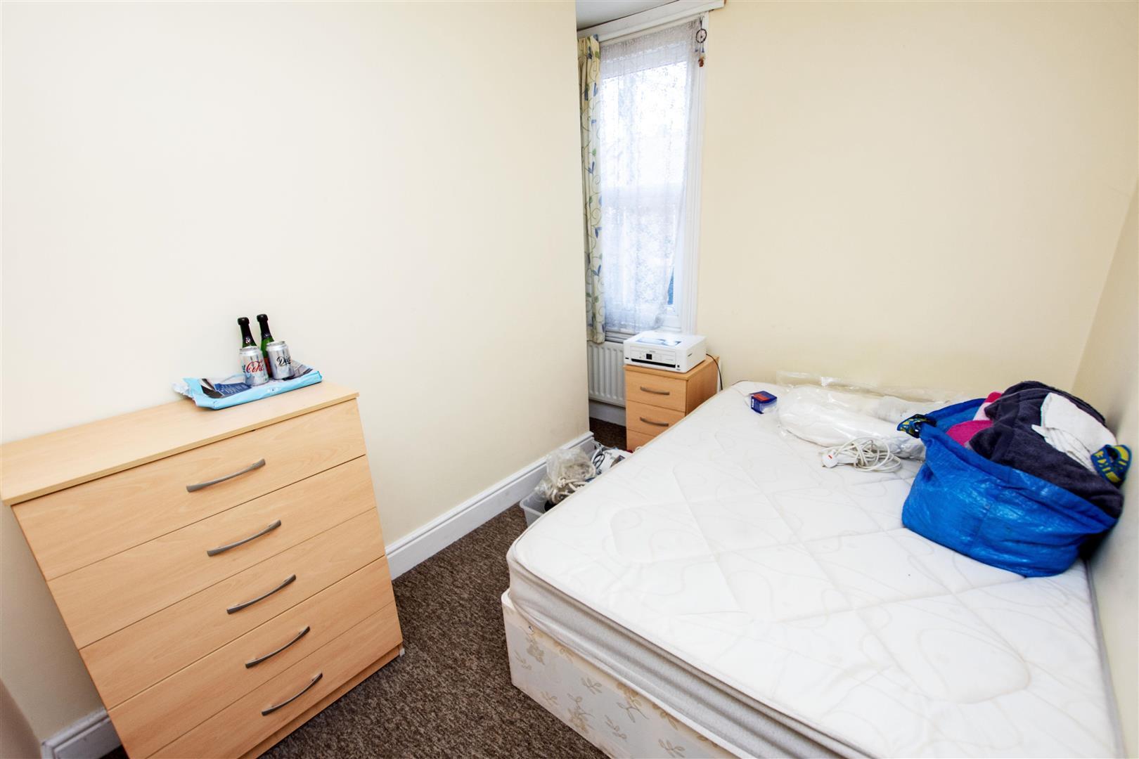 Flat Raddlebarn Road in Birmingham