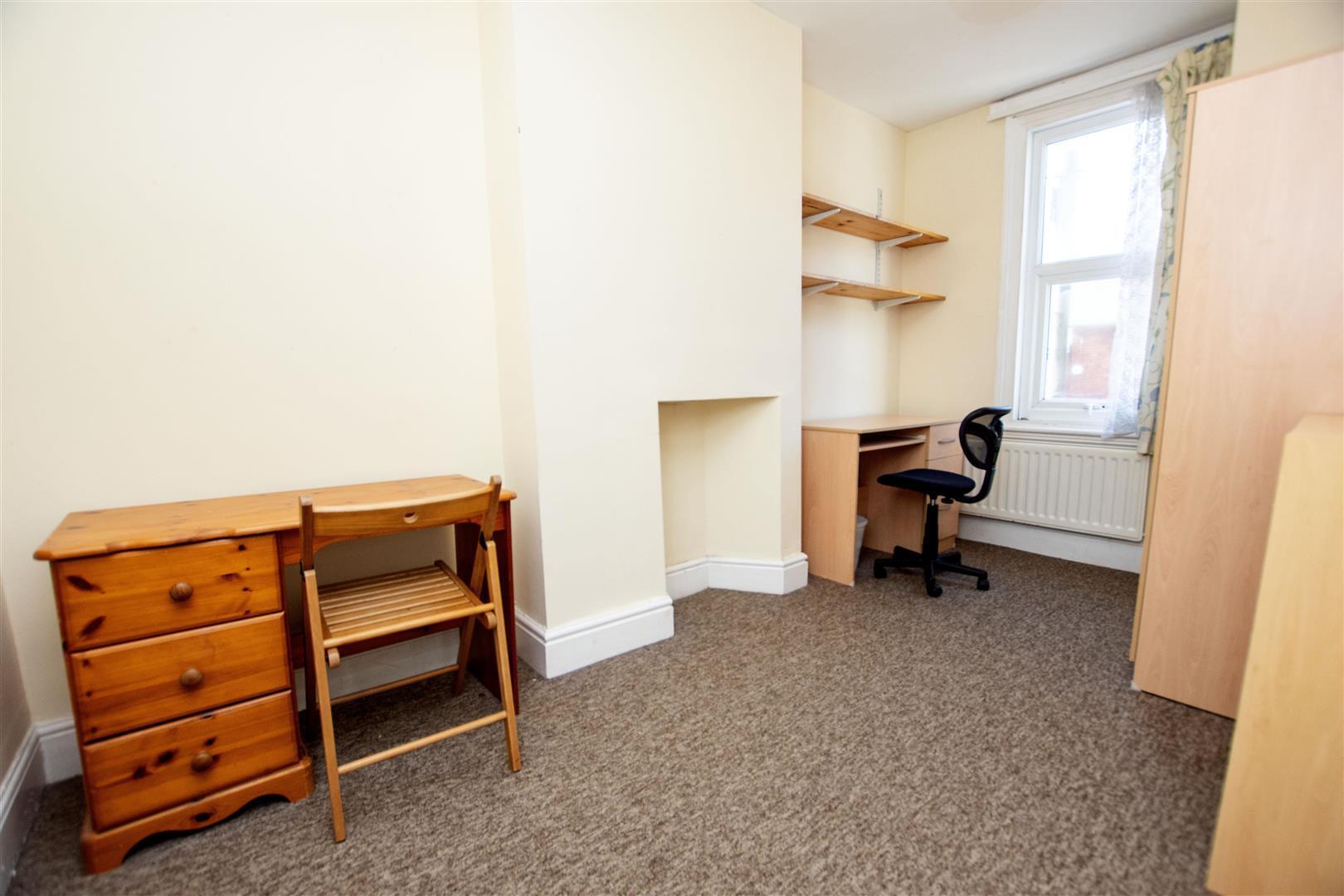 Flat Raddlebarn Road in Birmingham