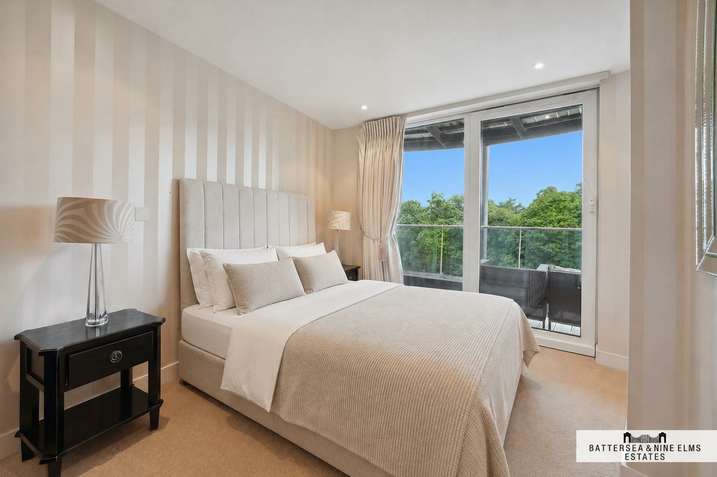 Flat Queenstown Road in Greater London