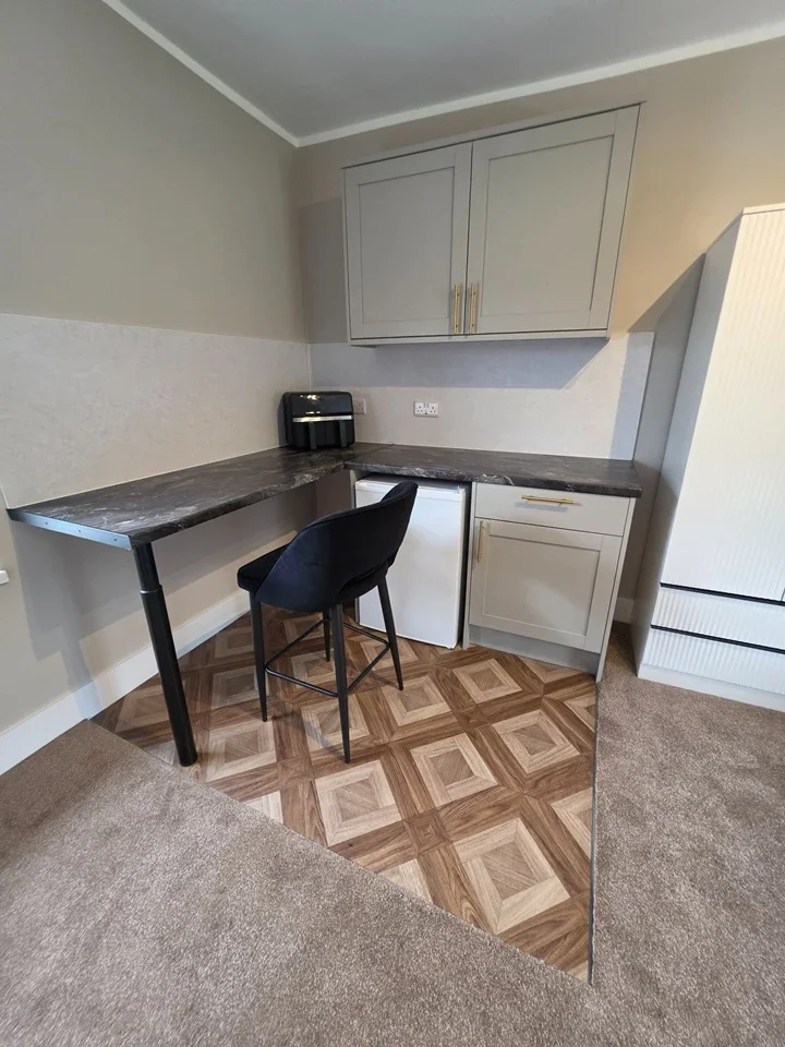 Room Mayman Close in Kirklees