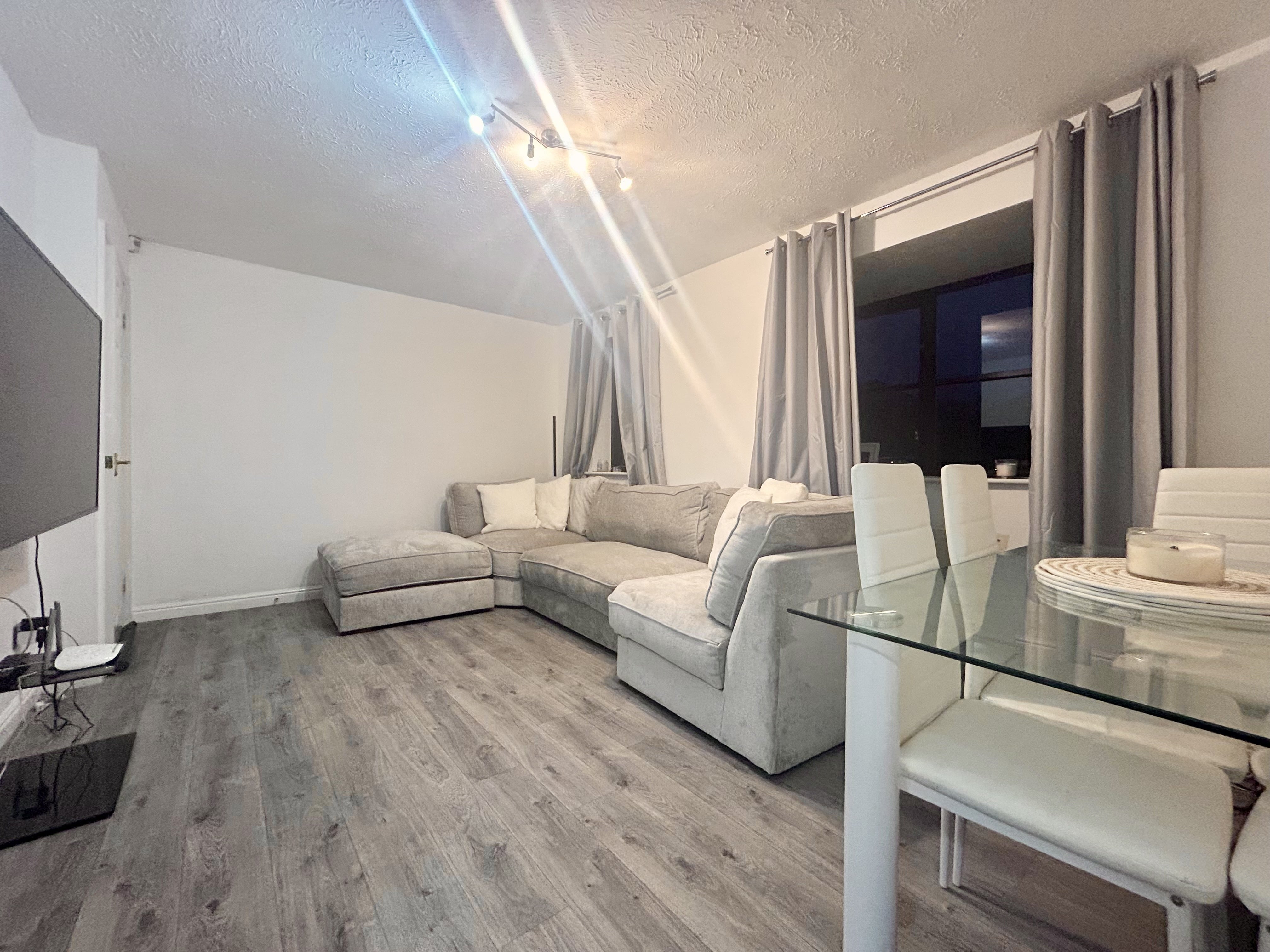 Flat Osbourne Road in Dartford