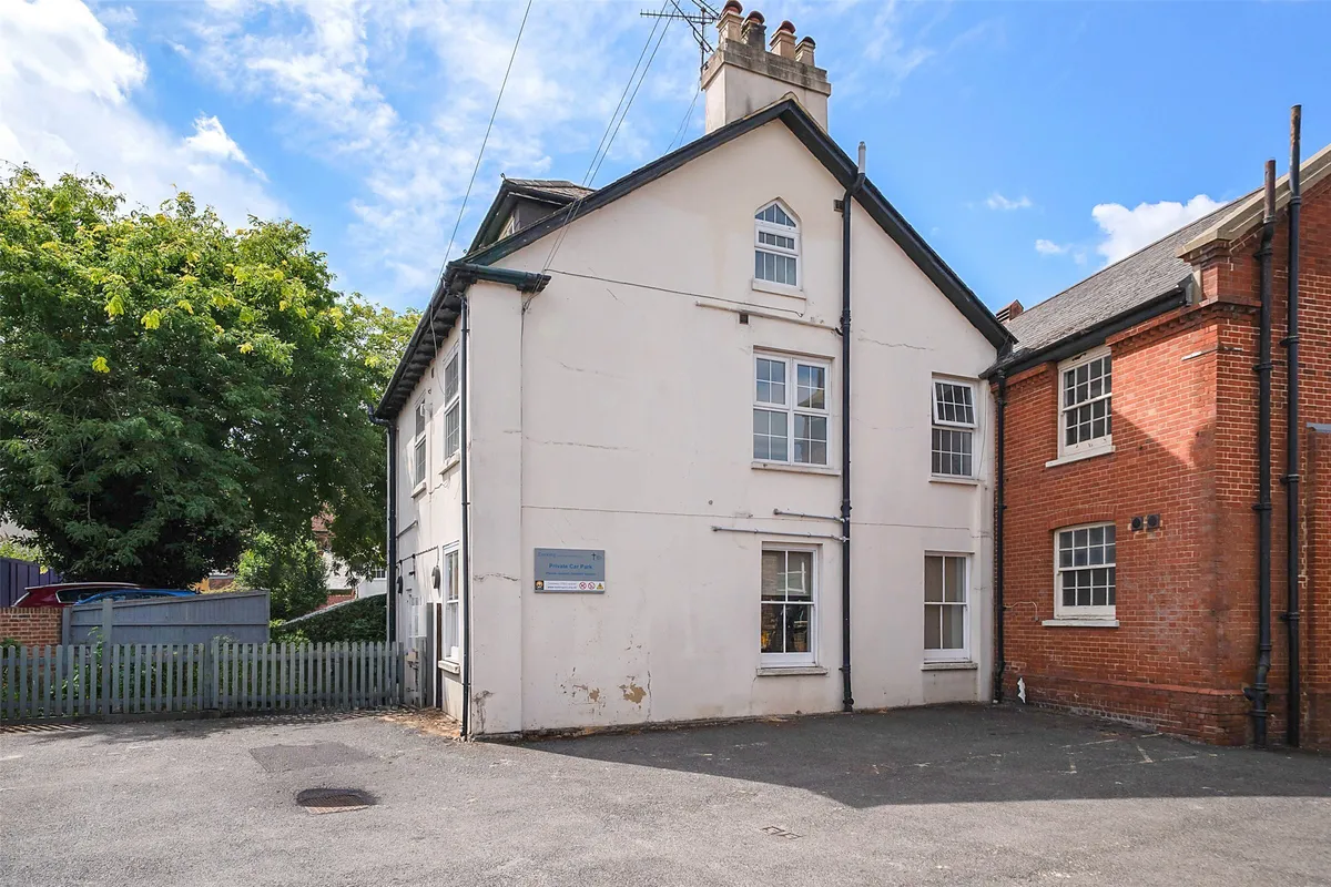 Flat Church Street in Mole Valley