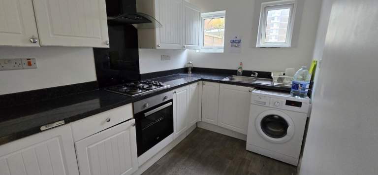 Room Montague Road in Greater London