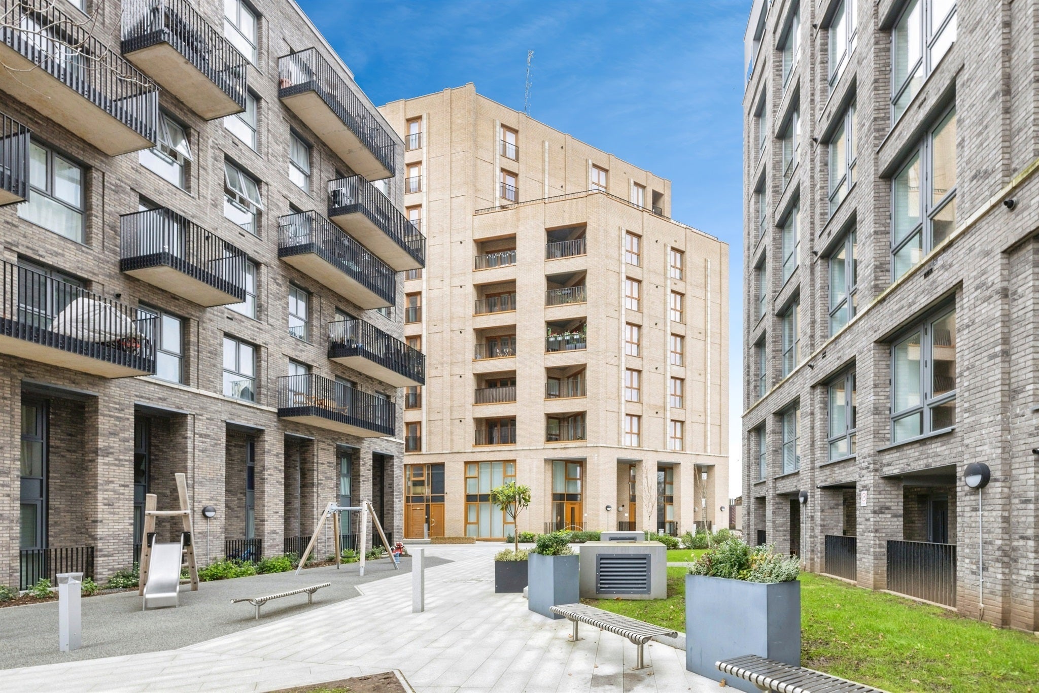 Flat St Albans Road in Watford