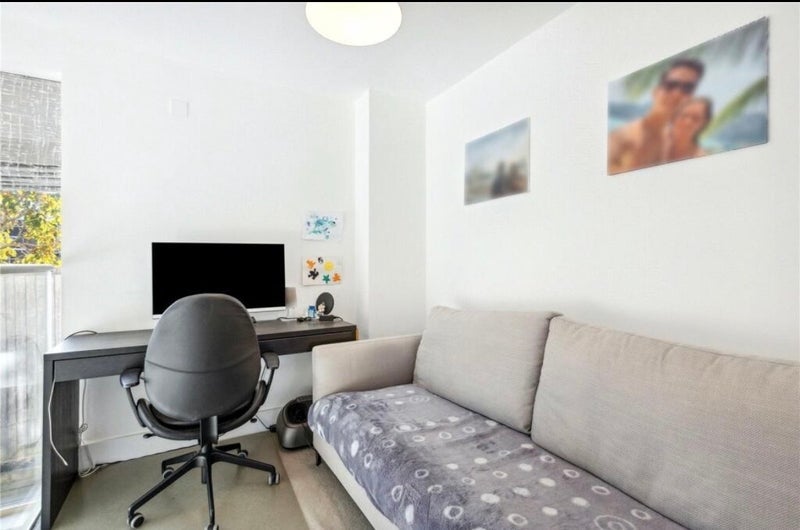 Room Vinery Way in Greater London