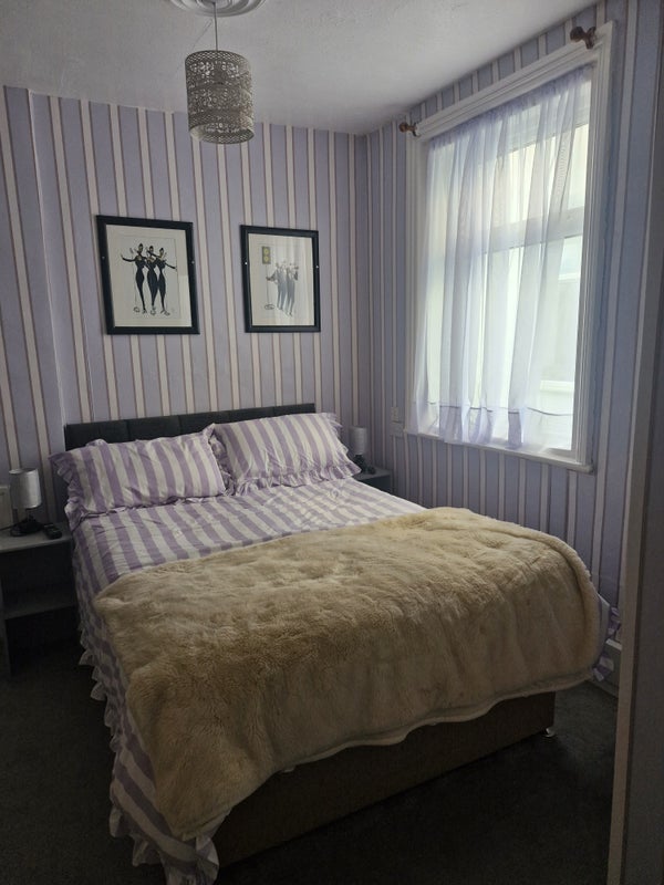 Room Woodfield Road in Blackpool