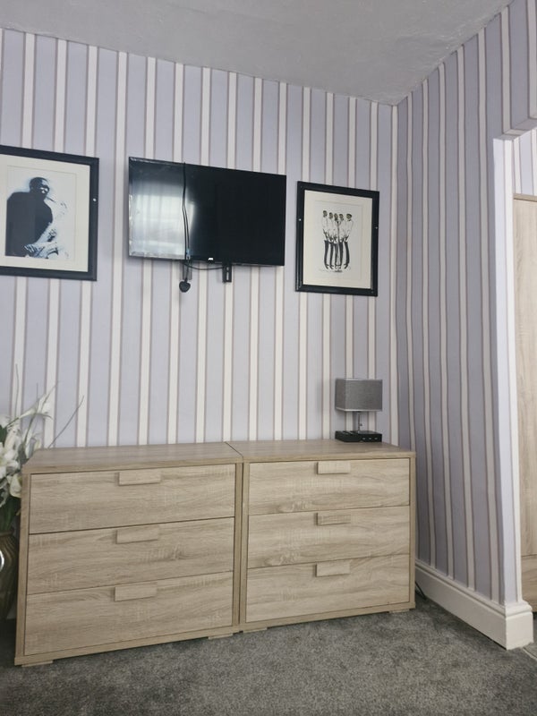 Room Woodfield Road in Blackpool