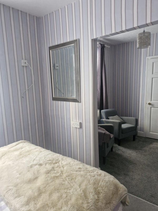 Room Woodfield Road in Blackpool