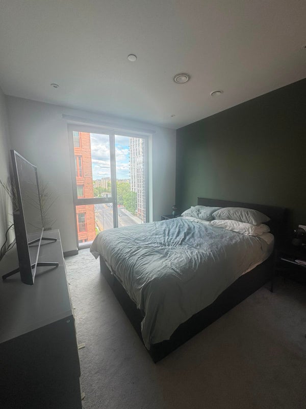 Room Swandon Way in Greater London