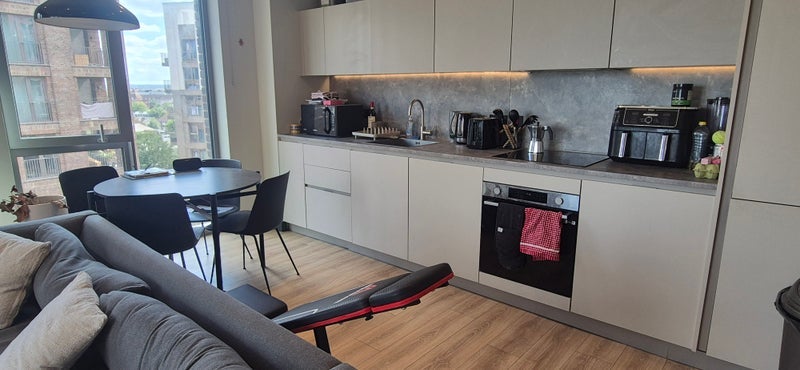 Room Swandon Way in Greater London