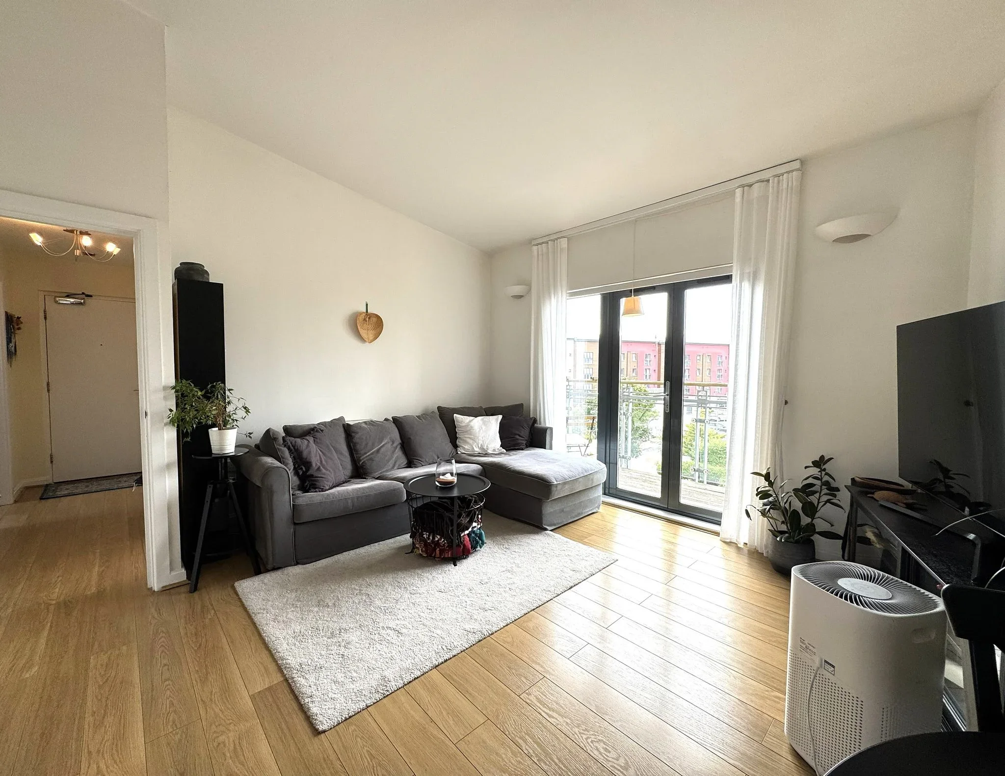 Flat St Margarets Court in Swansea