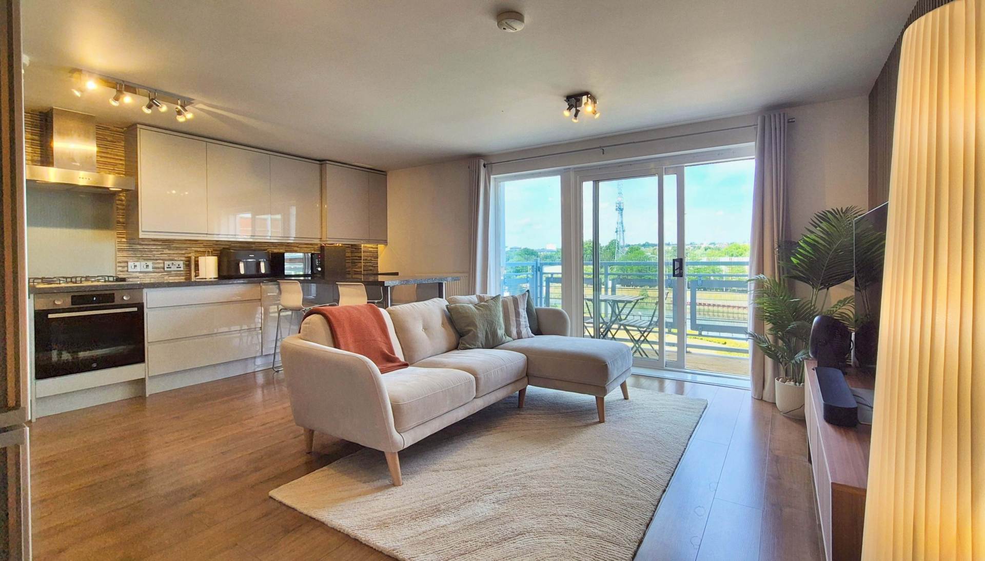 Flat Compair Crescent in Ipswich