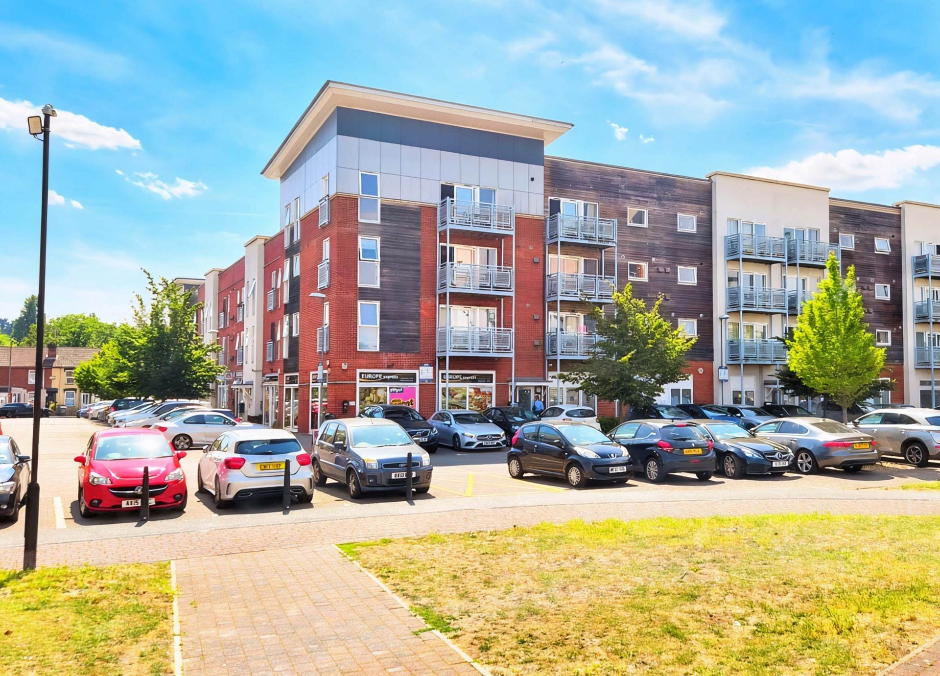 Flat Compair Crescent in Ipswich