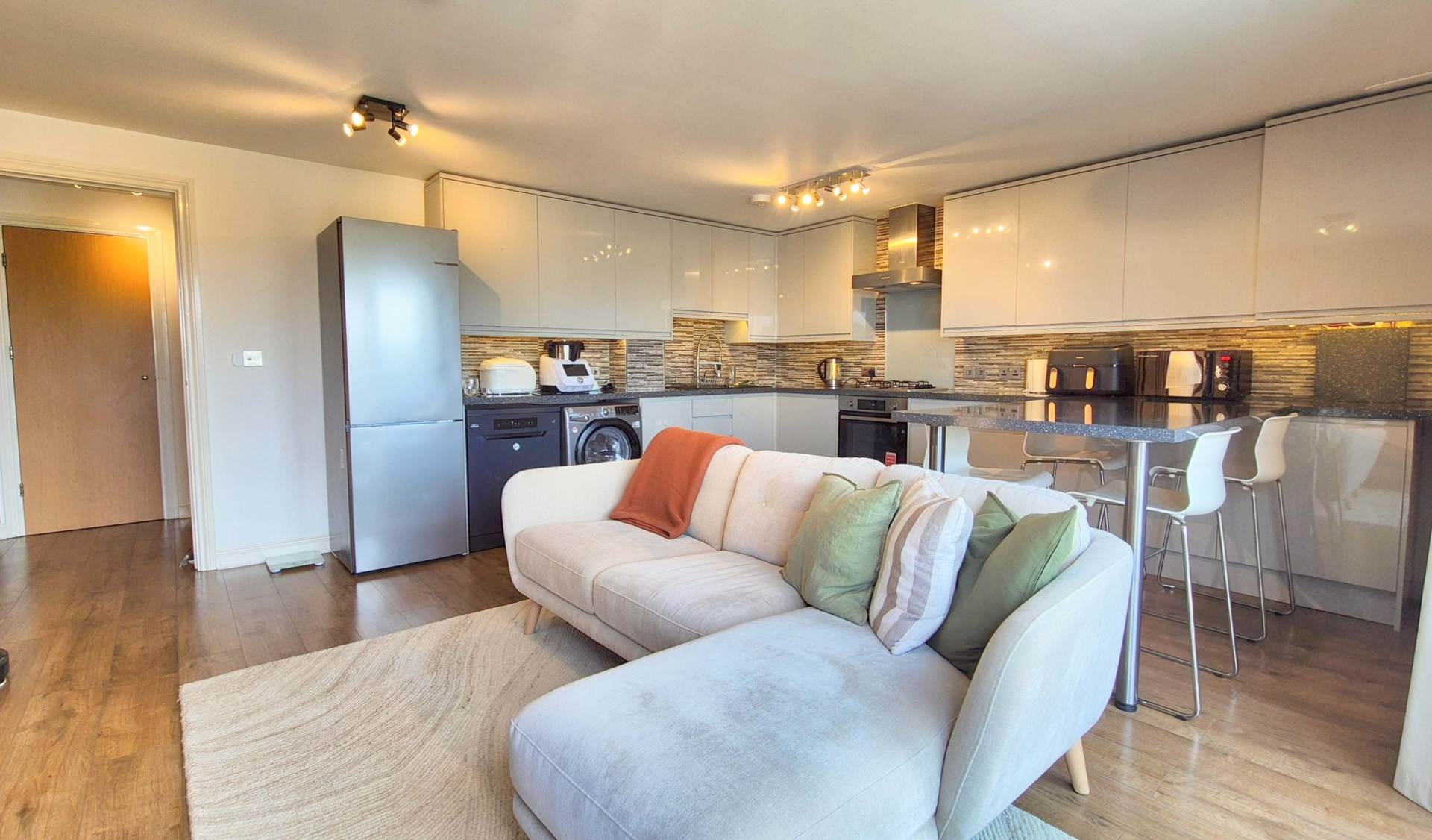 Flat Compair Crescent in Ipswich
