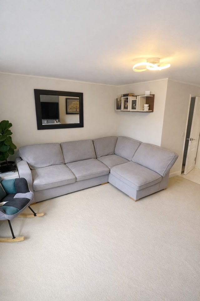 Flat Falcondale Road in Bristol