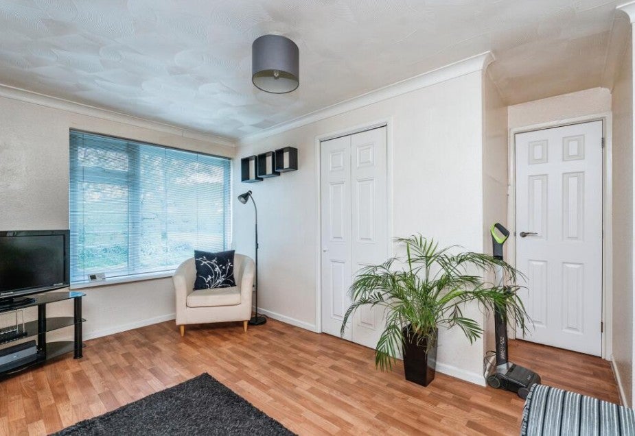 Flat Treagore Road in Southampton