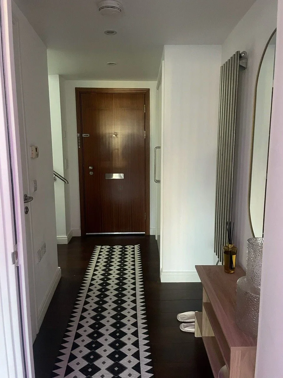 Flat Frobisher Crescent in City of London