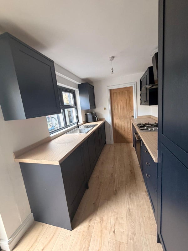 Room Carmarthen Street in Cardiff