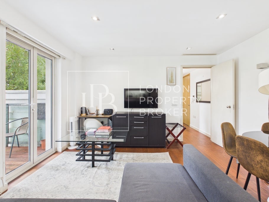 Flat Harrow Road in City of Westminster