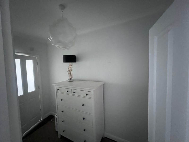 Room Davidson Road in Greater London