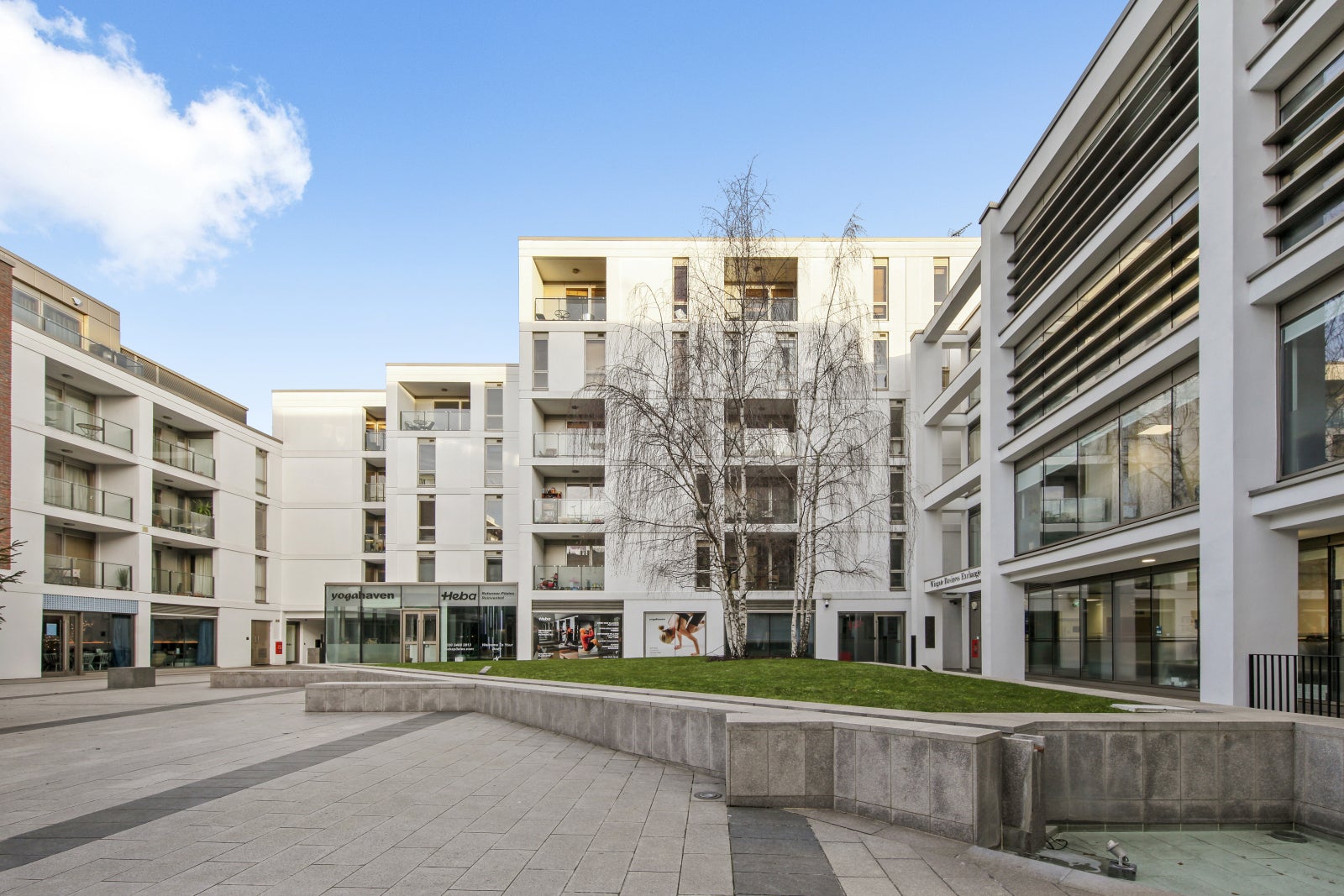 Flat Wingate Square in Greater London