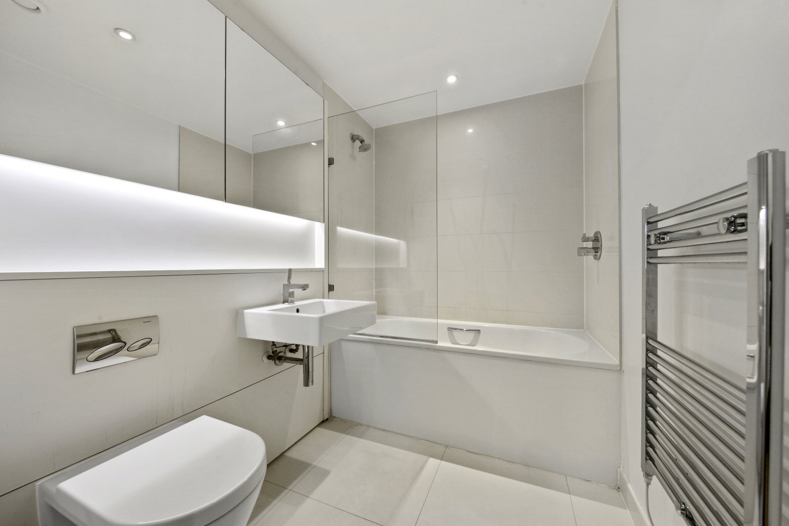 Flat Wingate Square in Greater London