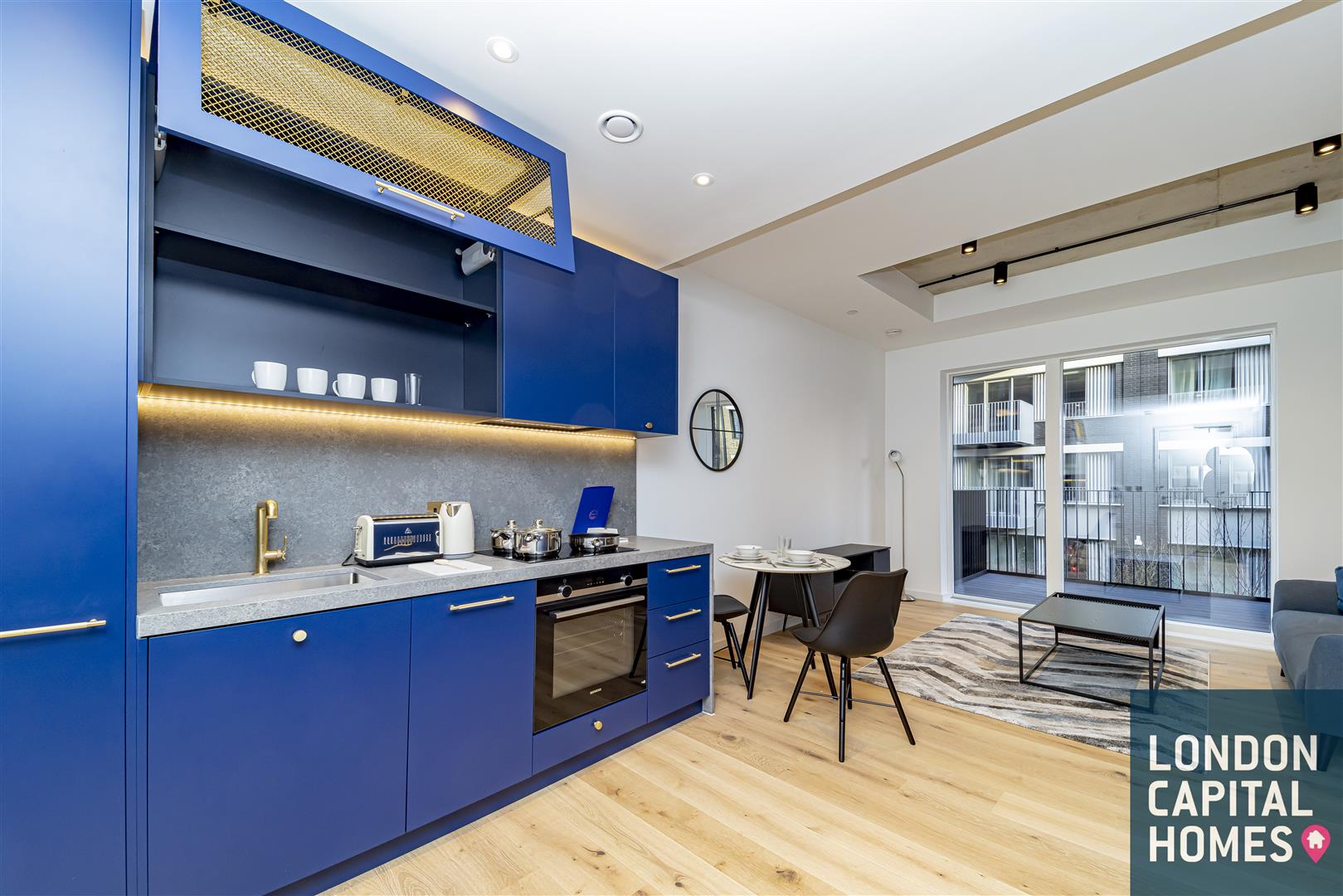 Flat Hercules Slip in Greater London