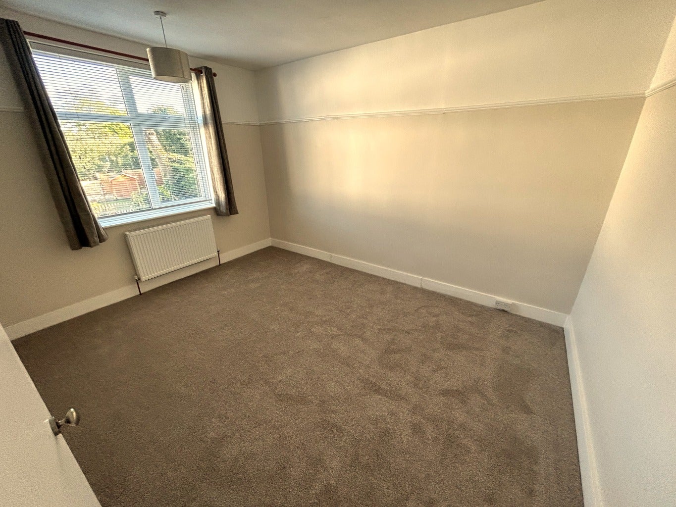 Flat Kent Road in Greater London