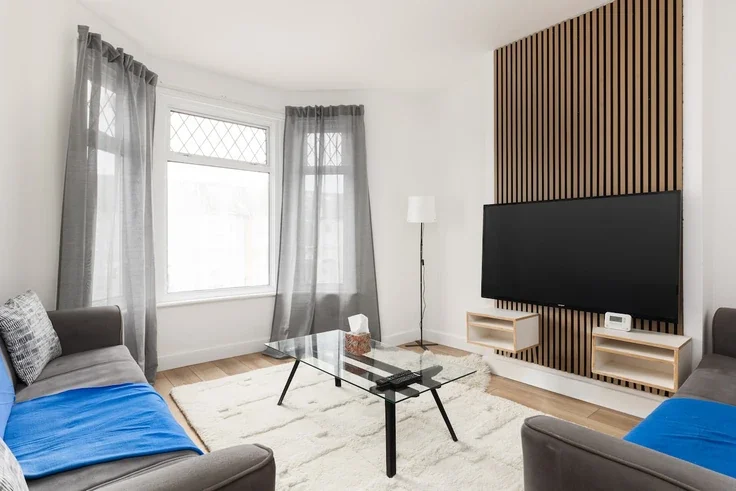 Room Elmstead Road in Greater London