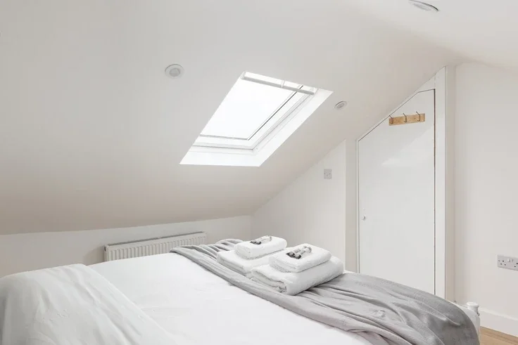 Room Elmstead Road in Greater London