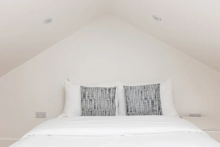 Room Elmstead Road in Greater London