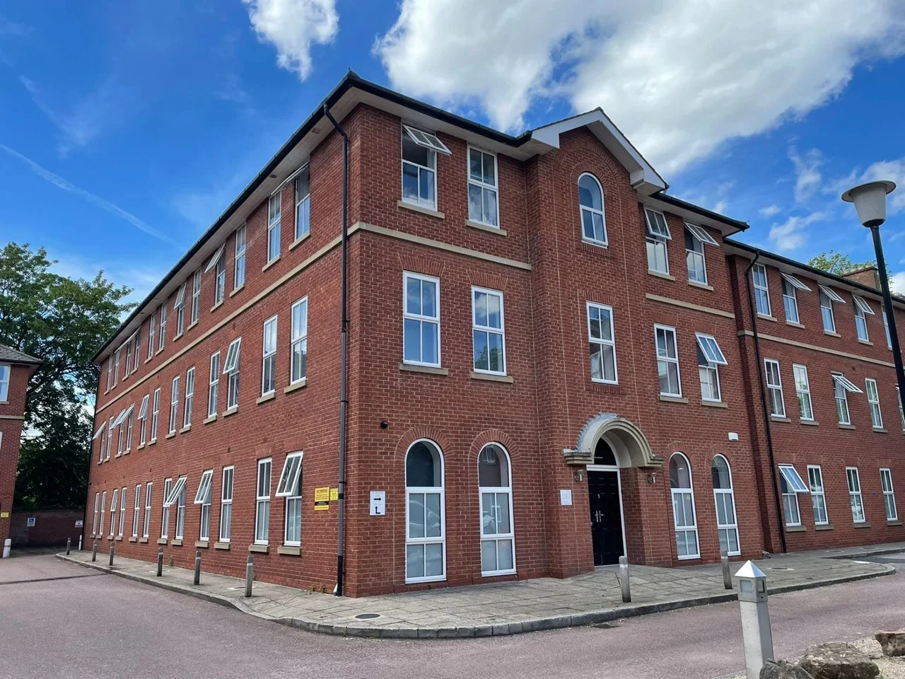 Room Saint James' Court in Derby