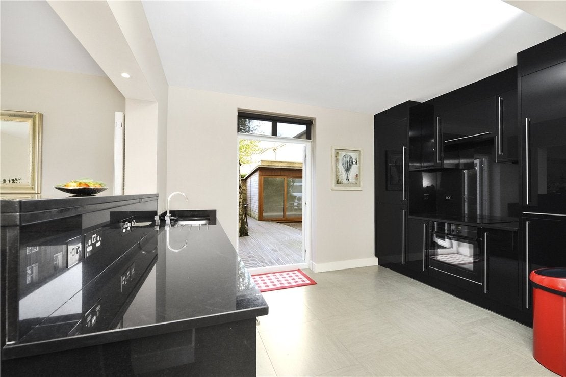 Flat Finchley Road in Greater London