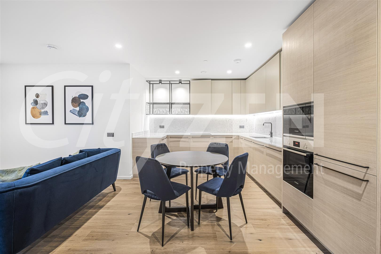 Flat Hawser Lane in Greater London