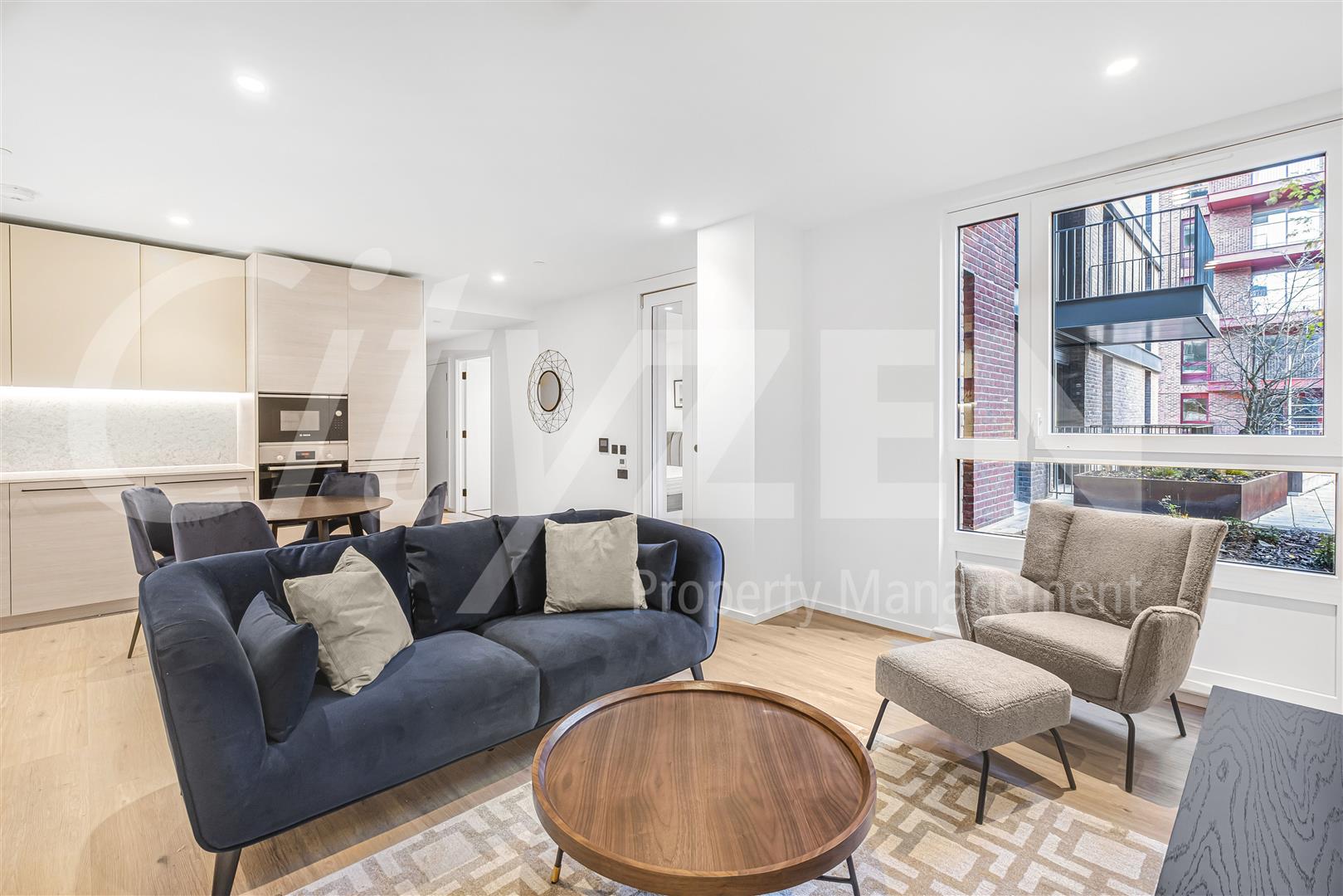 Flat Hawser Lane in Greater London