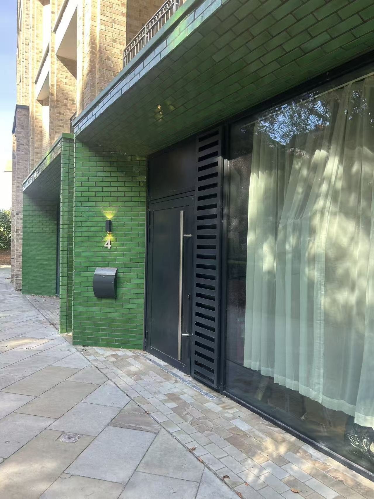 Flat Cluny Mews in Greater London
