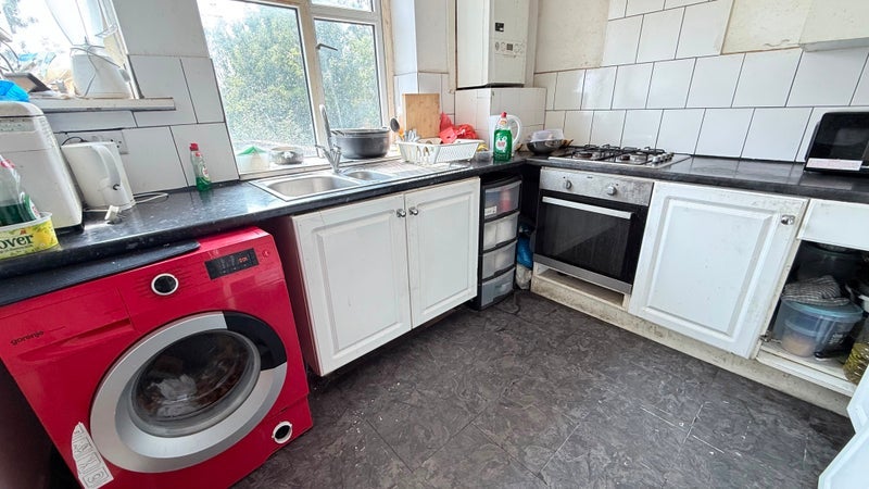 Room Browning Road in Greater London