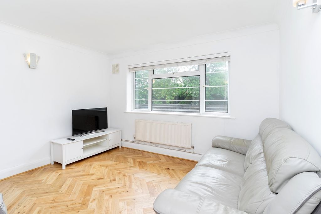 Flat Brighton Road in Greater London