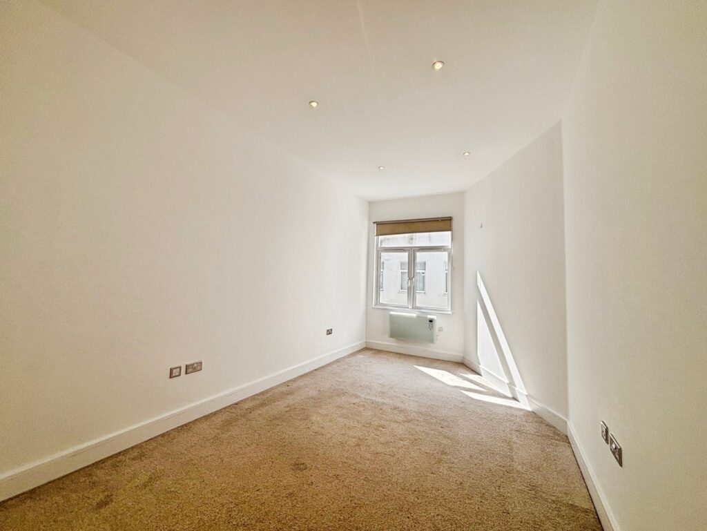 Flat Bartley Way in Hart