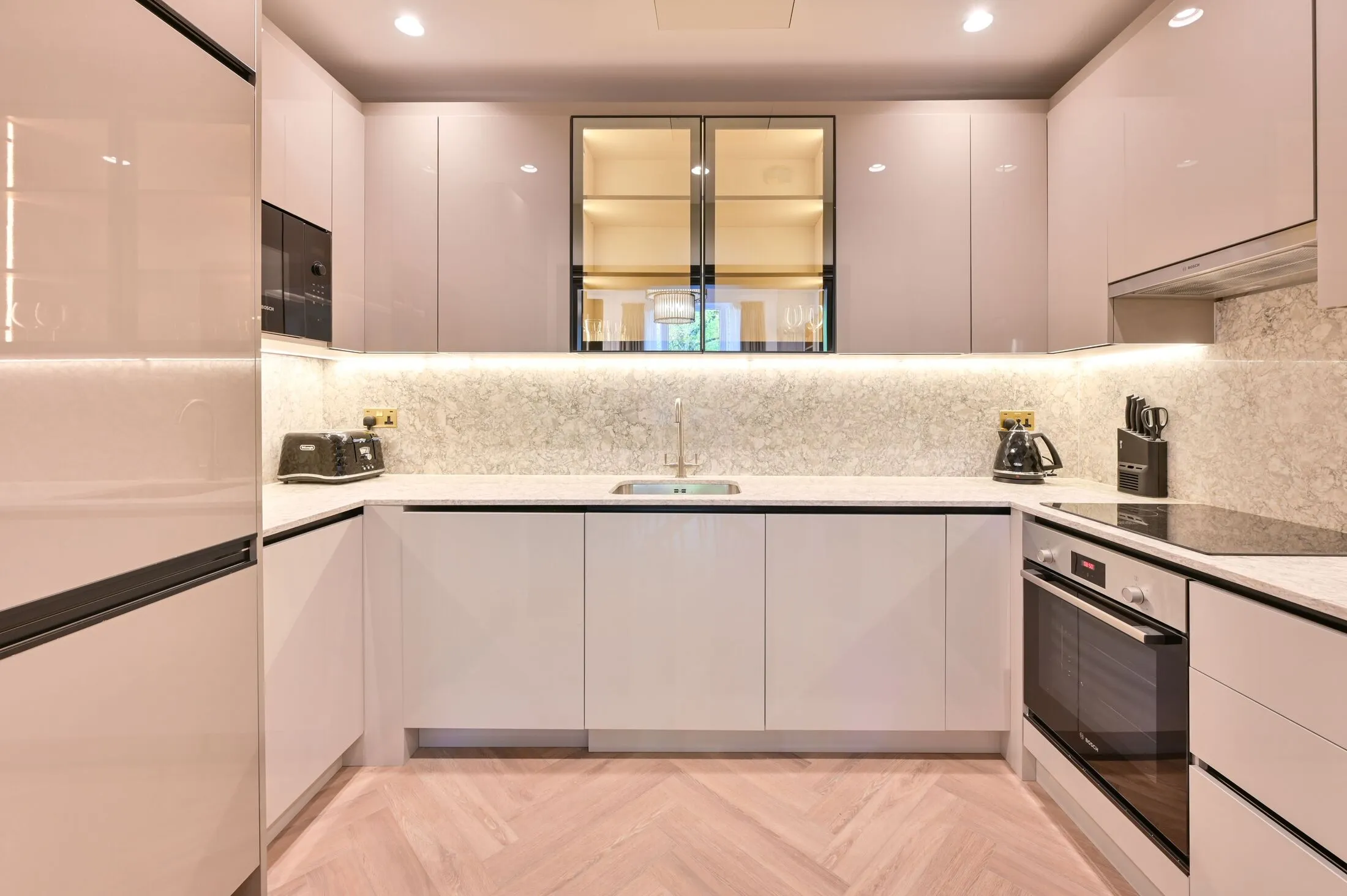 Flat Royal Crescent in Greater London