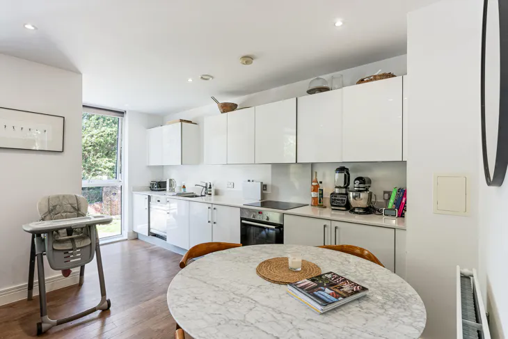 Flat Gunmakers Lane in Greater London