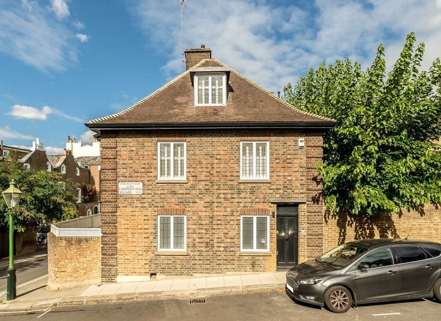 Flat Campden Hill Square in Greater London